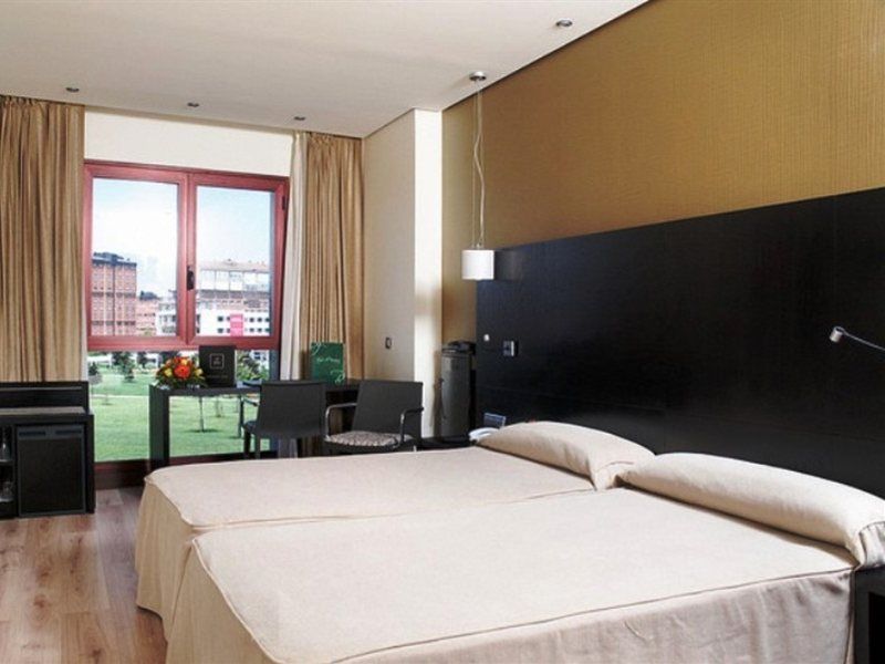 Occidental Pamplona Hotel Exterior foto