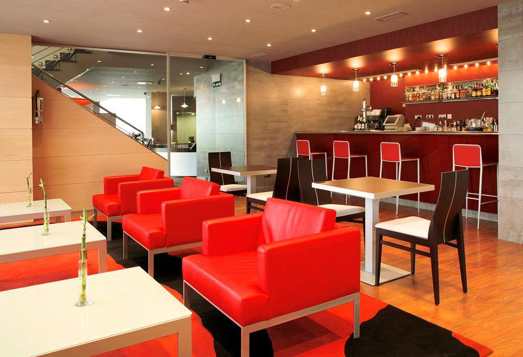 Occidental Pamplona Hotel Restaurant foto